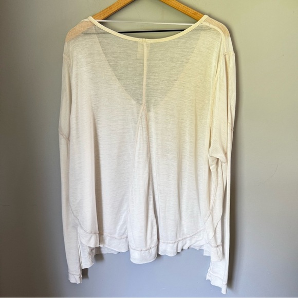 We The Free On My Mind White Oversized Long Sleeve Cozy Women’s T-shirt Sz M - Picture 3 of 6